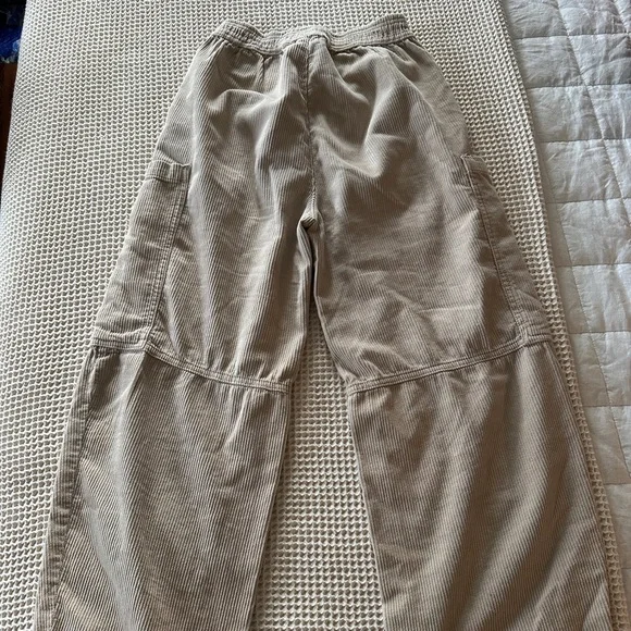 BDG Pull-On Corduroy Barrel Pants - Picture 4 of 4
